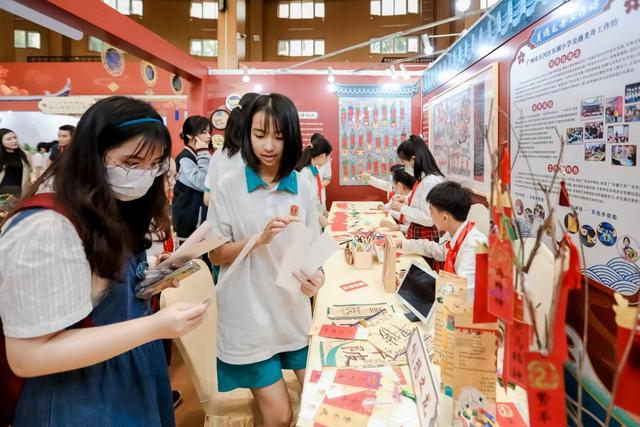 广州中小学生传统文化艺术展演掀国风热潮