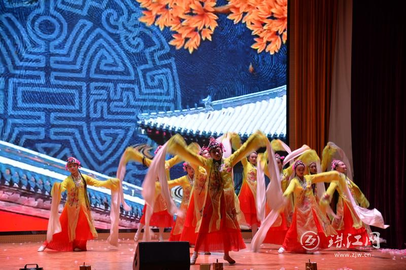 宣威市第六中学第十三届“五四”文化艺术节文艺汇演精彩纷呈